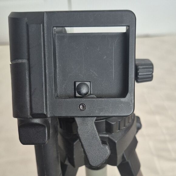T-260 Tripod - Black and Gray - Picture 6 of 16